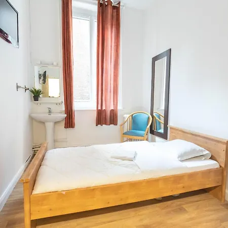 Le Paris Brest Hotel *