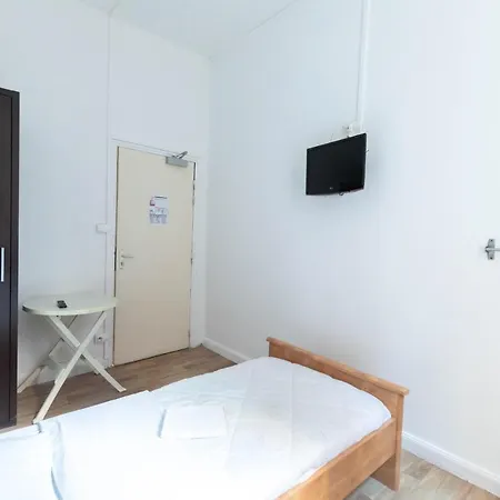 Le Paris Brest Hotel *