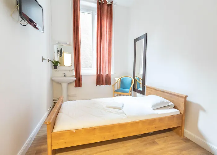 Le Paris Brest Hotel *