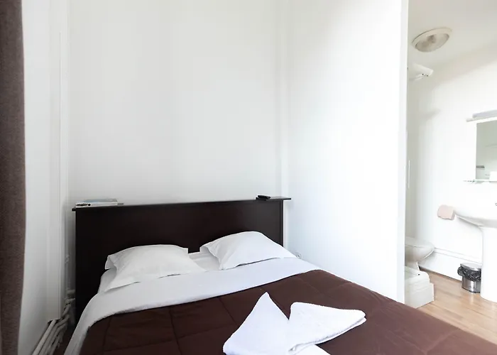 Le Paris Brest Hotel