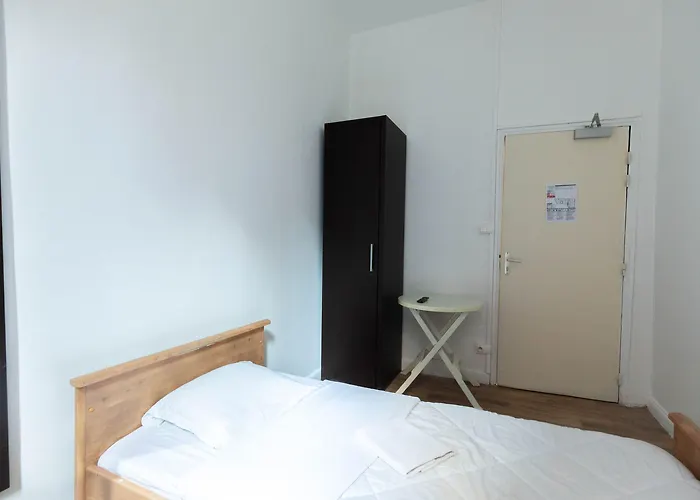 Le Paris Brest Hotel